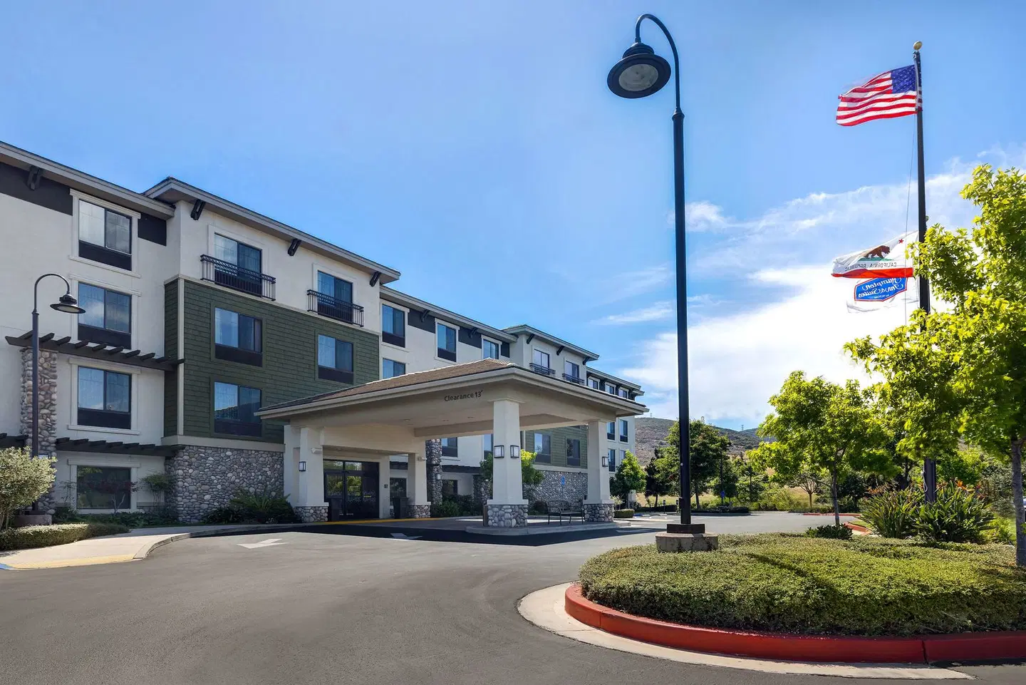 Hampton Inn & Suites San Luis Obispo EXTERIOR