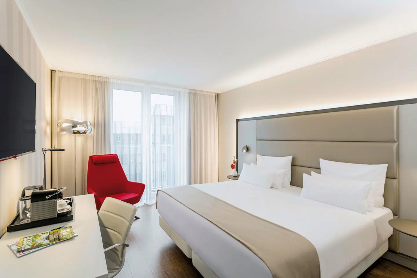 NH Collection Berlin Mitte am Checkpoint Charlie ROOM_EXAMPLE