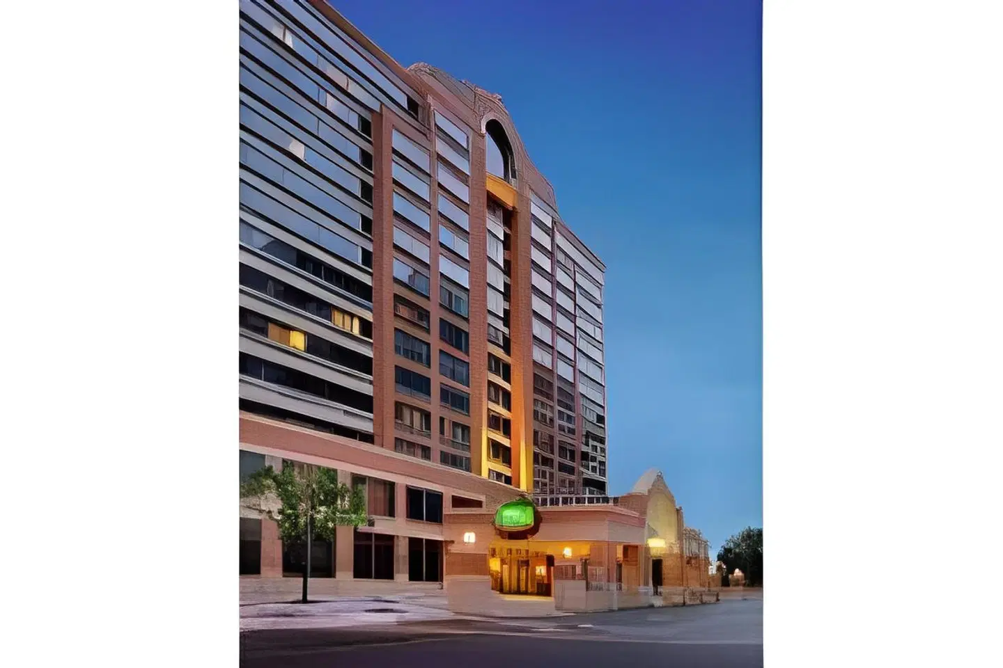 Courtyard by Marriott Arlington Crystal City/Reagan National Airport EXTERIOR