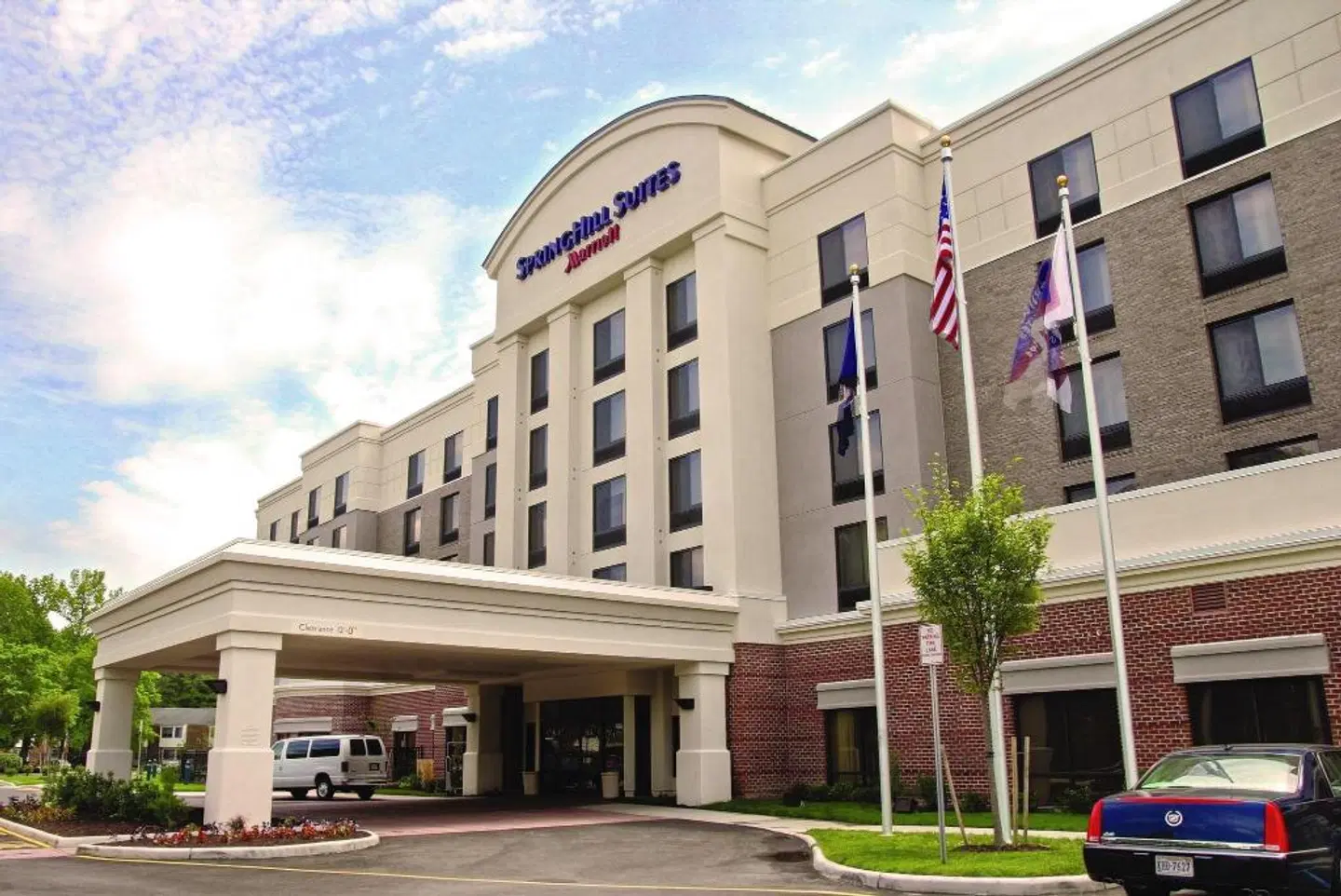 SpringHill Suites by Marriott Hampton EXTERIOR