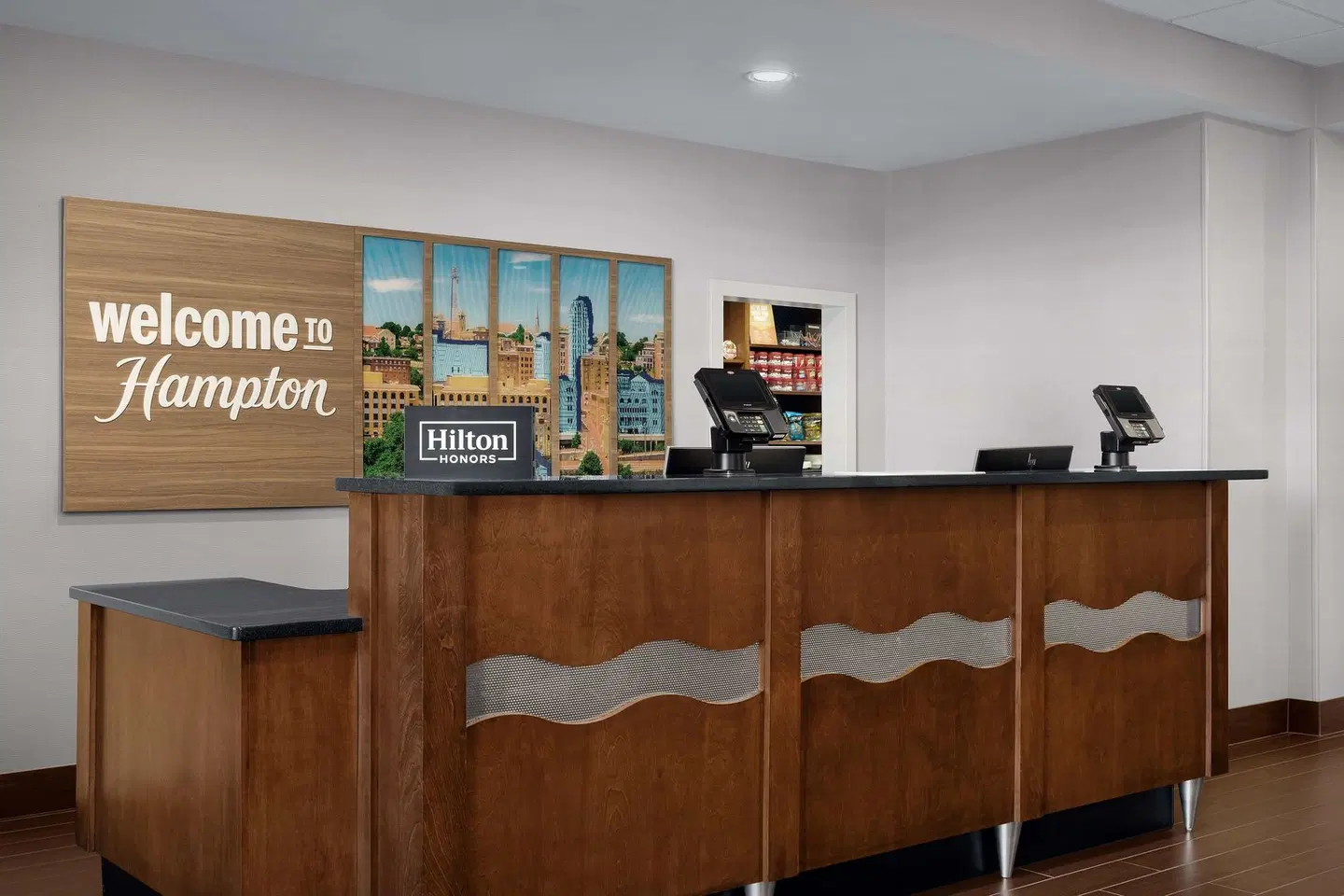 Hampton Inn & Suites Lynchburg Bar
