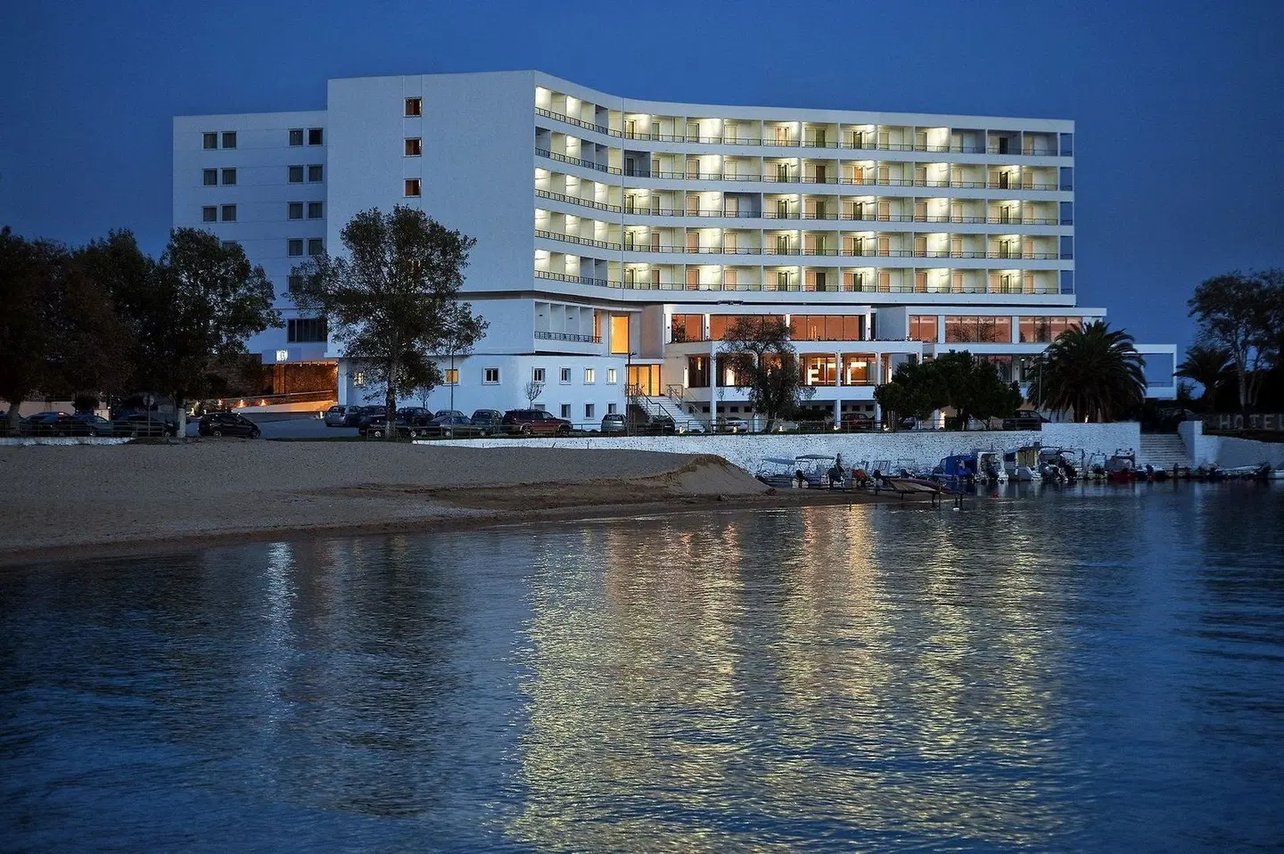Lucy Hotel EXTERIOR
