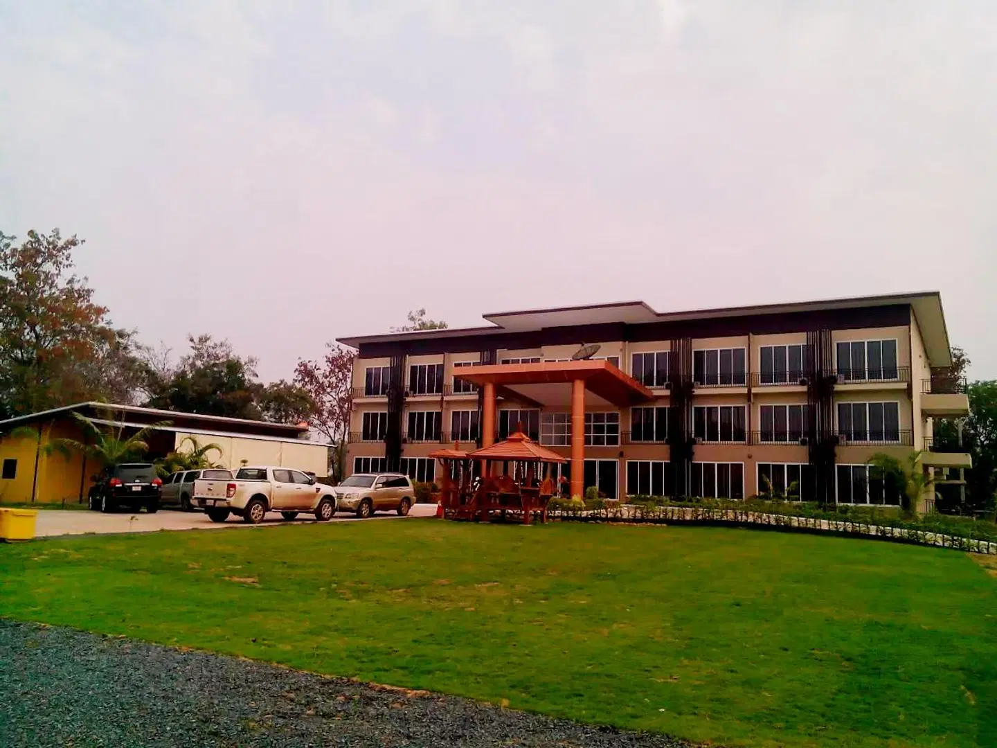 One Fu Hotel EXTERIOR
