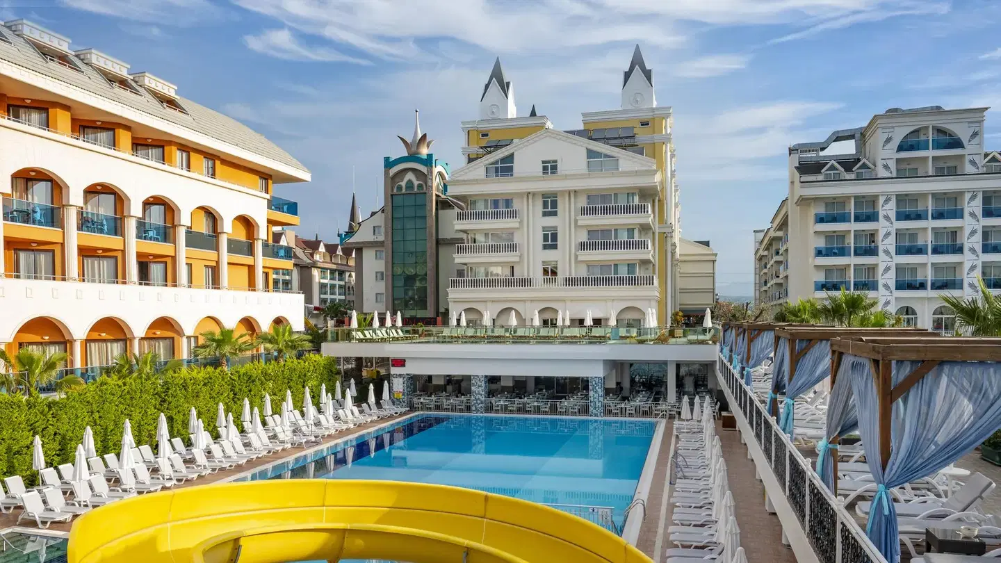 Dream World Resort & Spa OUTDOOR_POOL