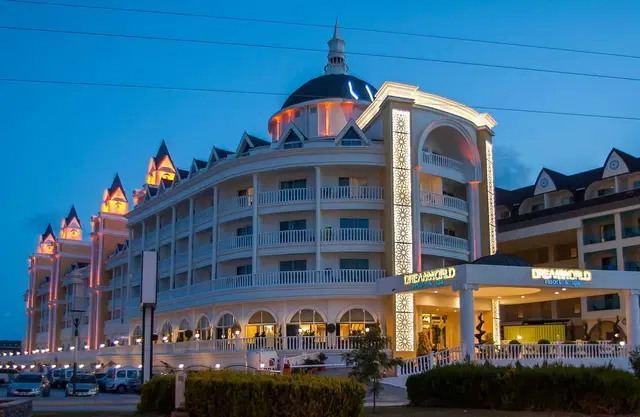 Dream World Resort & Spa EXTERIOR