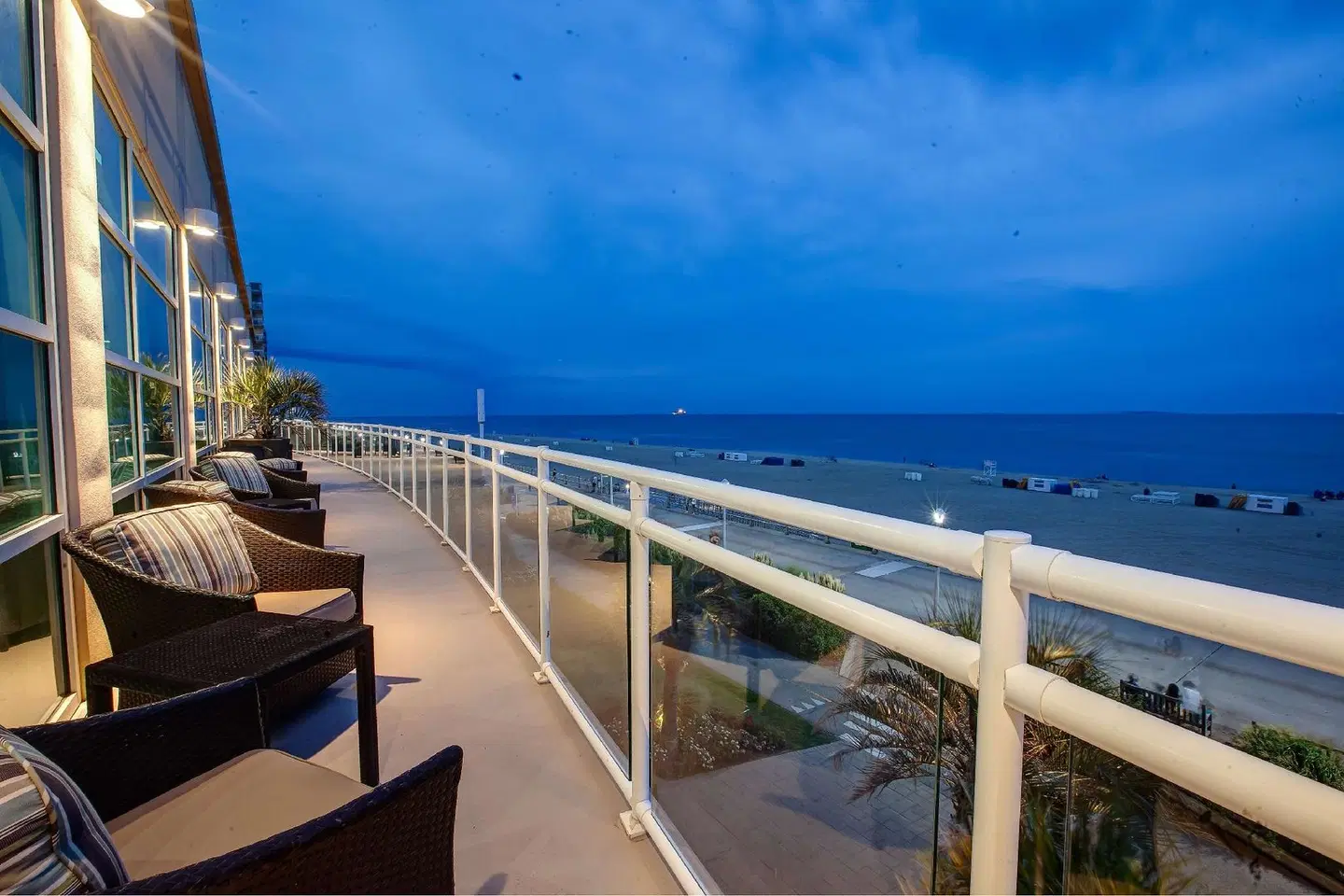 Hilton Garden Inn Virginia Beach Oceanfront Terrasse