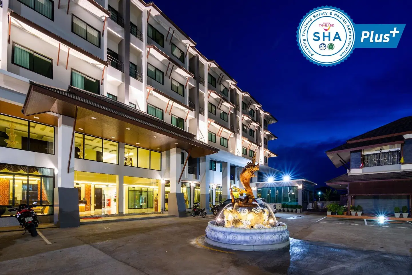 Pura Nakhon Hotel EXTERIOR