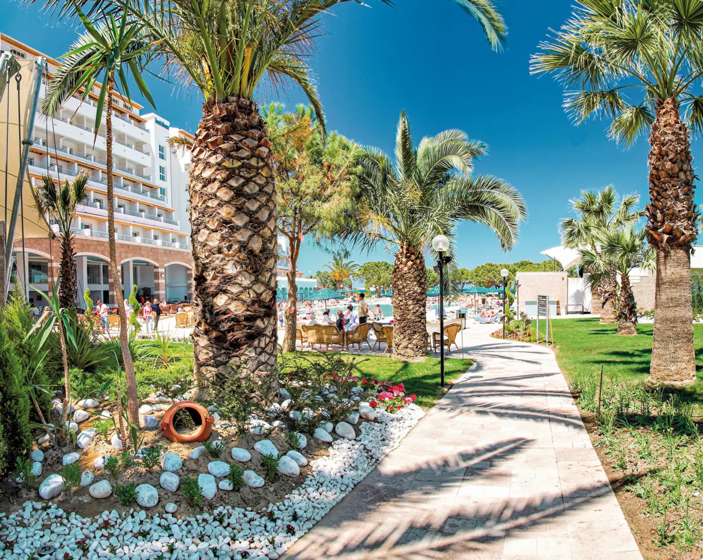Batihan Beach Resort Garten
