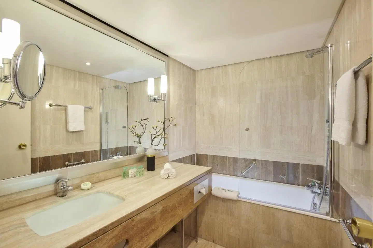 Warwick Champs Elysees Badezimmer