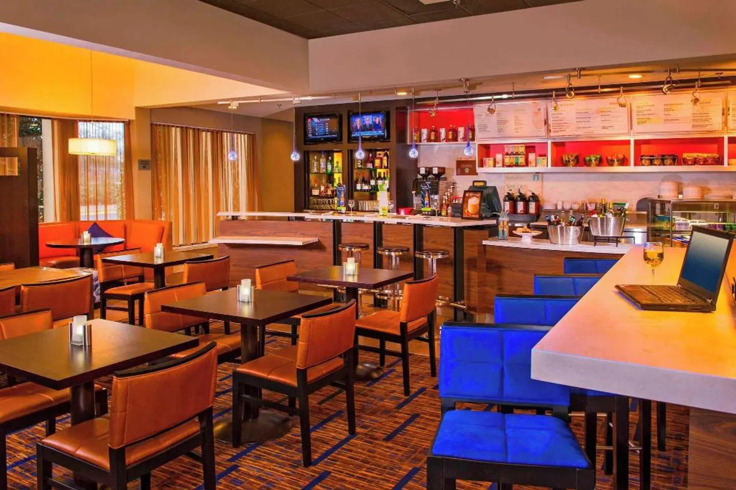 Courtyard by Marriott Virginia Beach Norfolk Bar