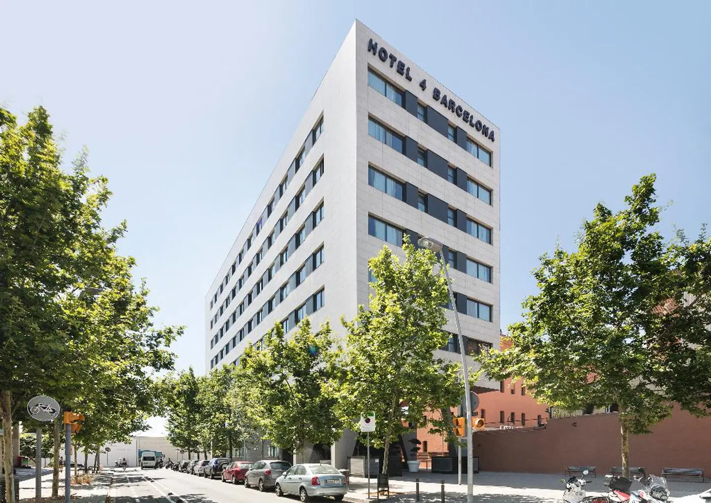 4 Barcelona EXTERIOR