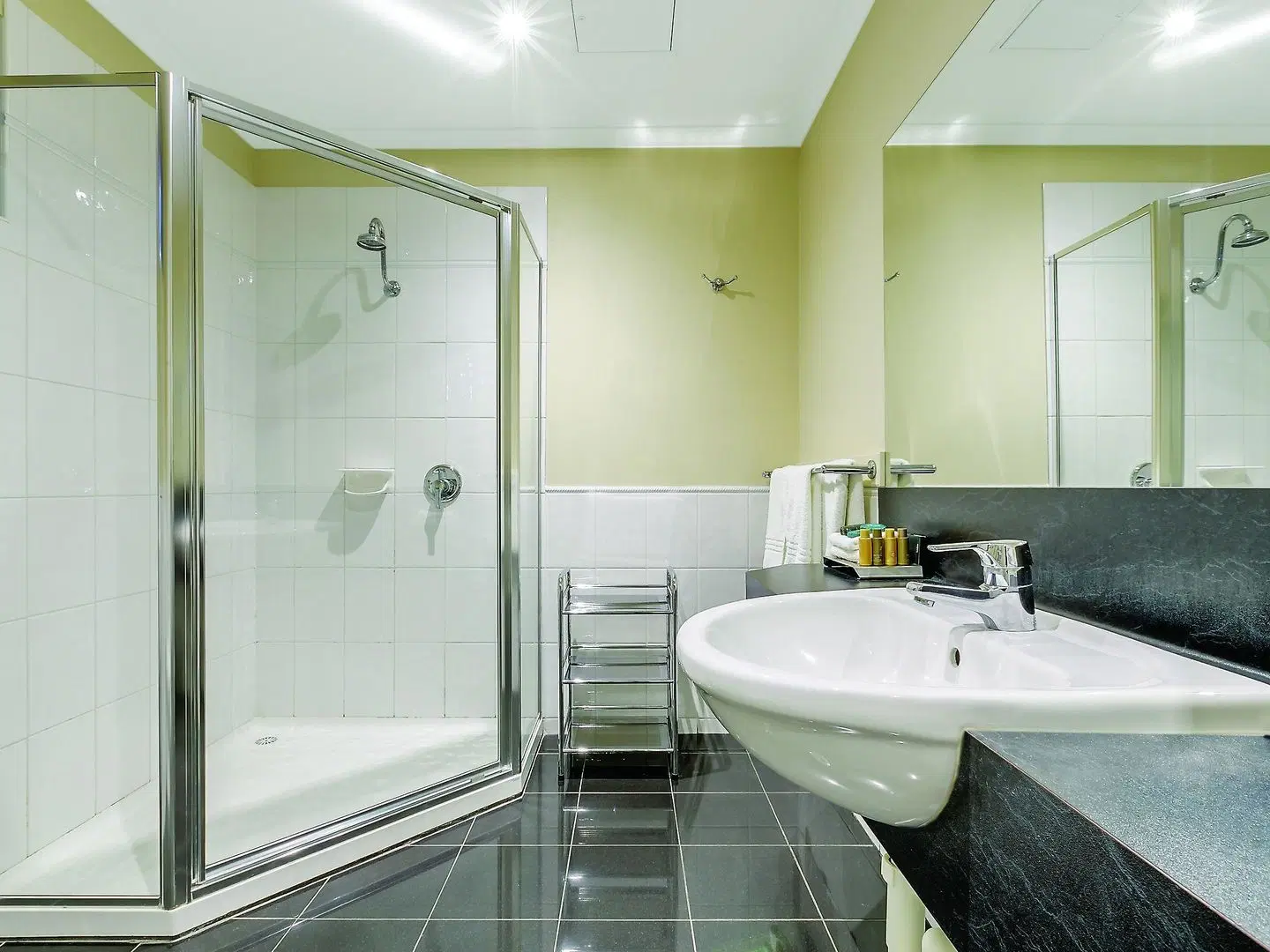 Ballarat Lake Inn Badezimmer