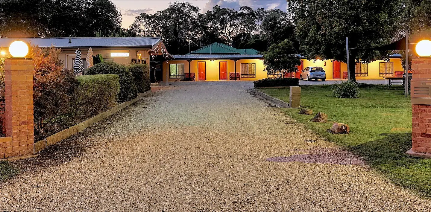 Euroa Motor Inn GARDEN
