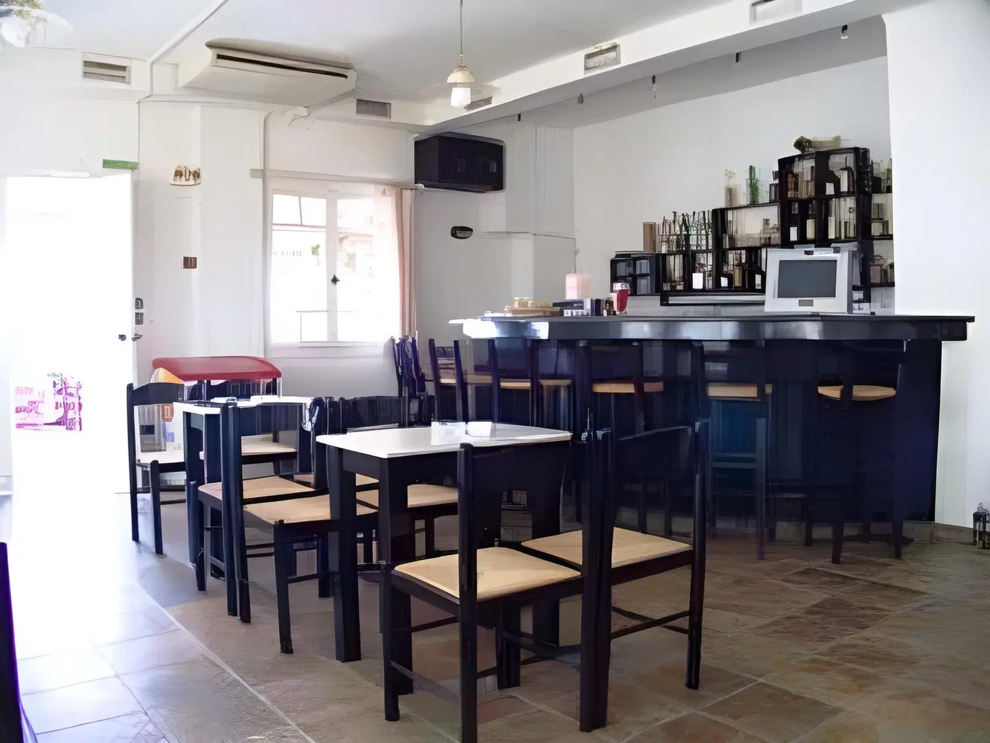 Ostria Hotel & Apartments Bar