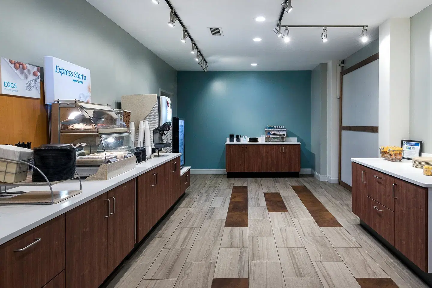 Holiday Inn Express & Suites Florence I-95 & I-20 Civic Ctr by IHG LOUNGE_LOBBY