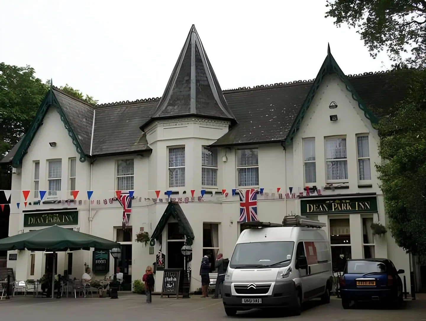 The Pavilion Arms EXTERIOR