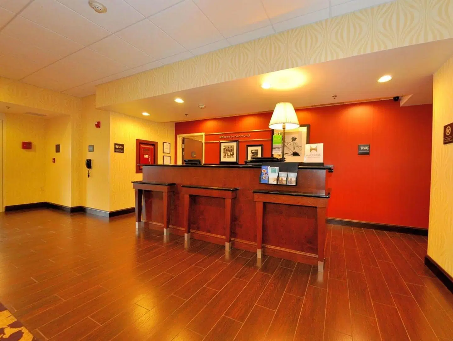 Hampton Inn Richmond - Airport Bar