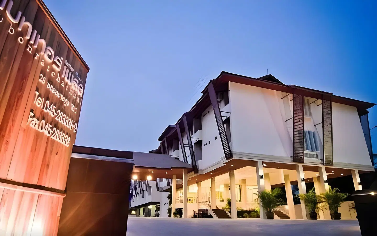 Better Place Hotel EXTERIOR
