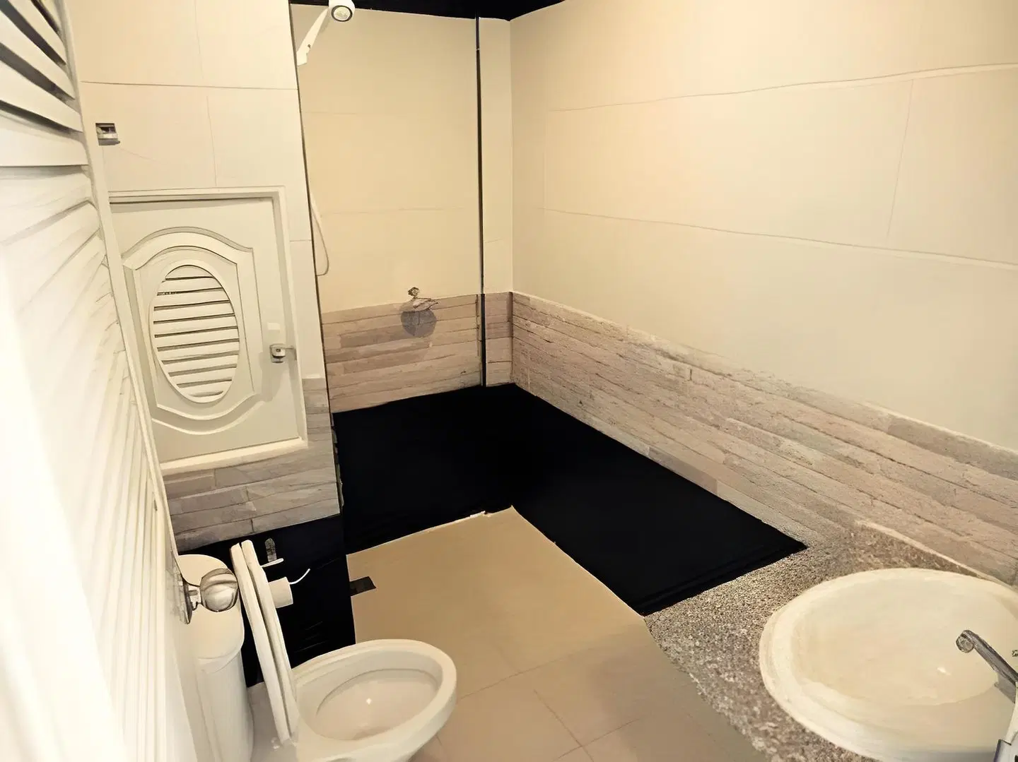 Better Place Hotel BATHROOM