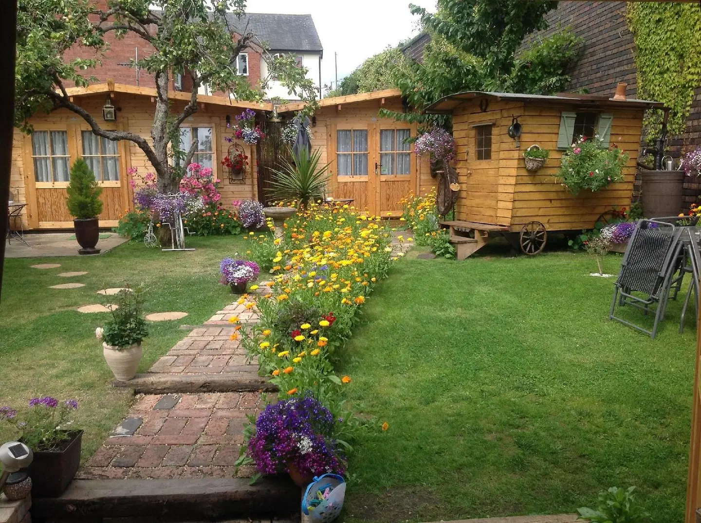 Alice Guest house EXTERIOR