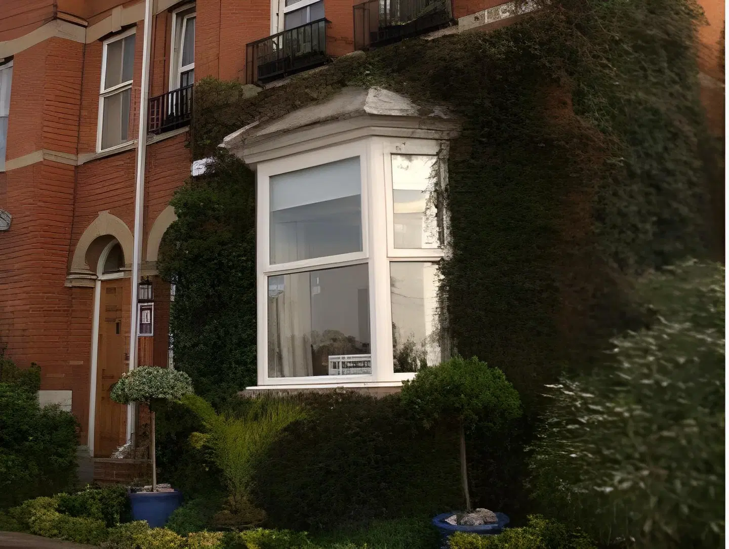 The Glastonbury Town House EXTERIOR