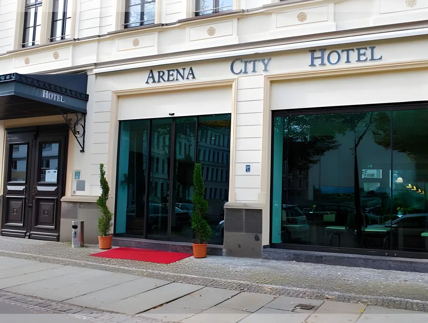 Arena City Hotel EXTERIOR