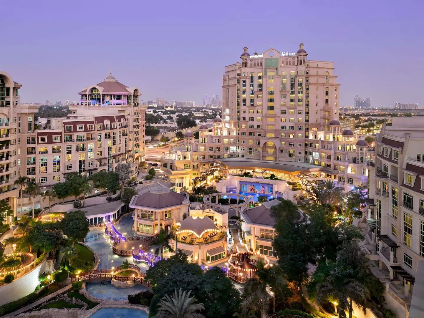 Swissôtel Al Murooj Dubai EXTERIOR