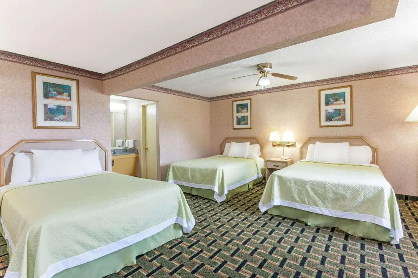 Days Inn by Wyndham Holladay ROOM_EXAMPLE