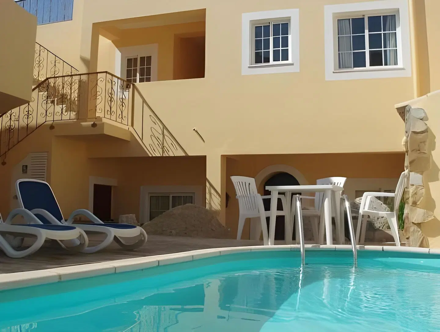 Casa Paula - Charming Apartments Hallenbad