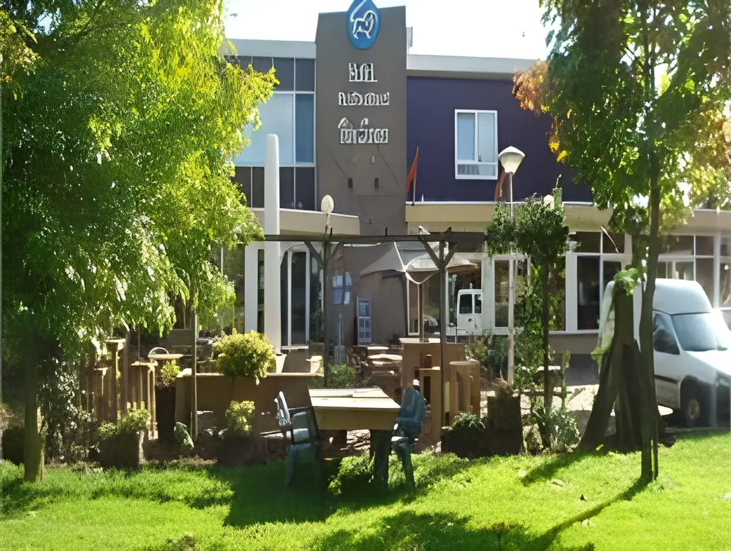 Van Saaze EXTERIOR