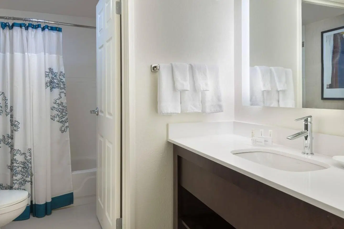 Residence Inn by Marriott Savannah Midtown BATHROOM