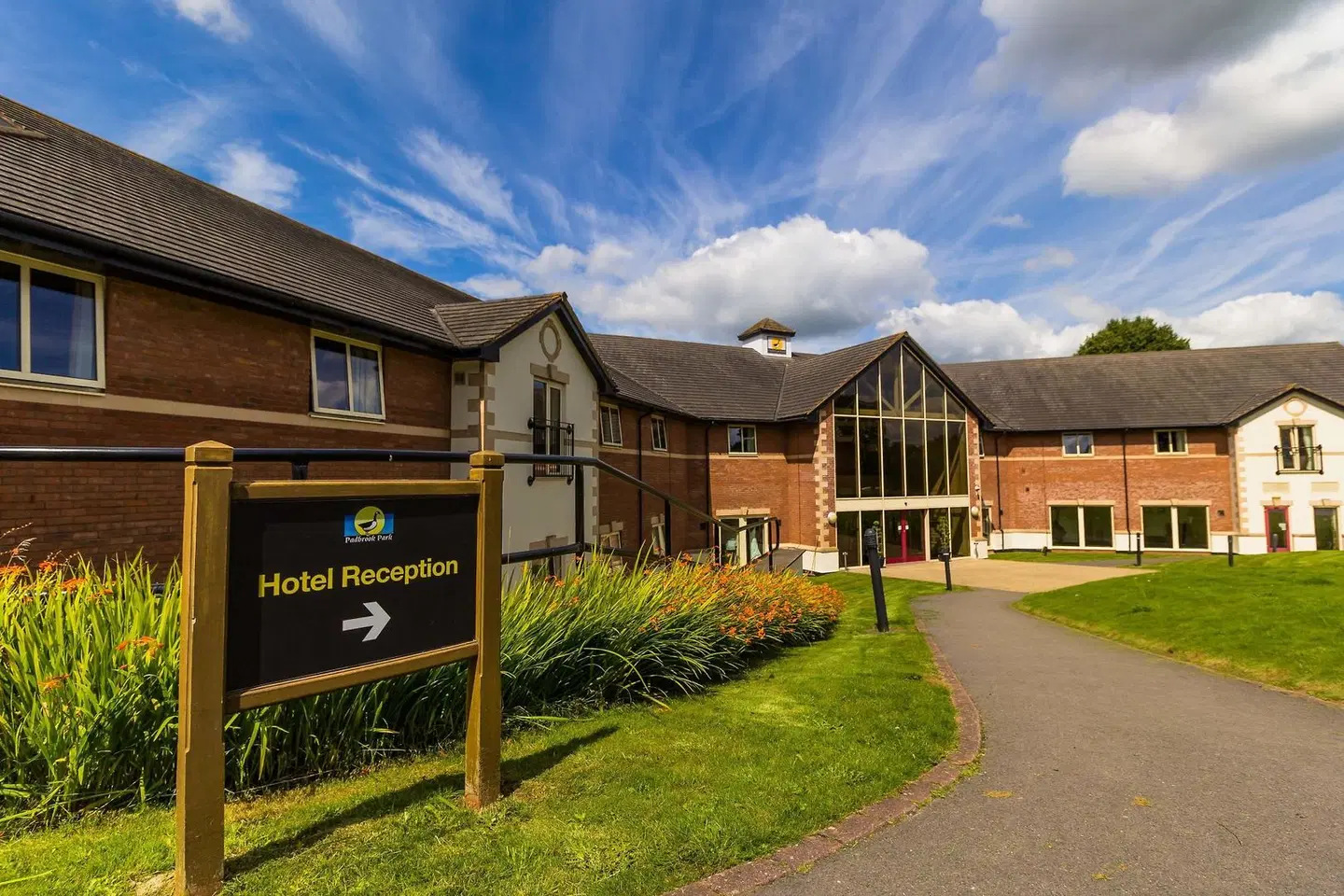 Padbrook Park Hotel EXTERIOR