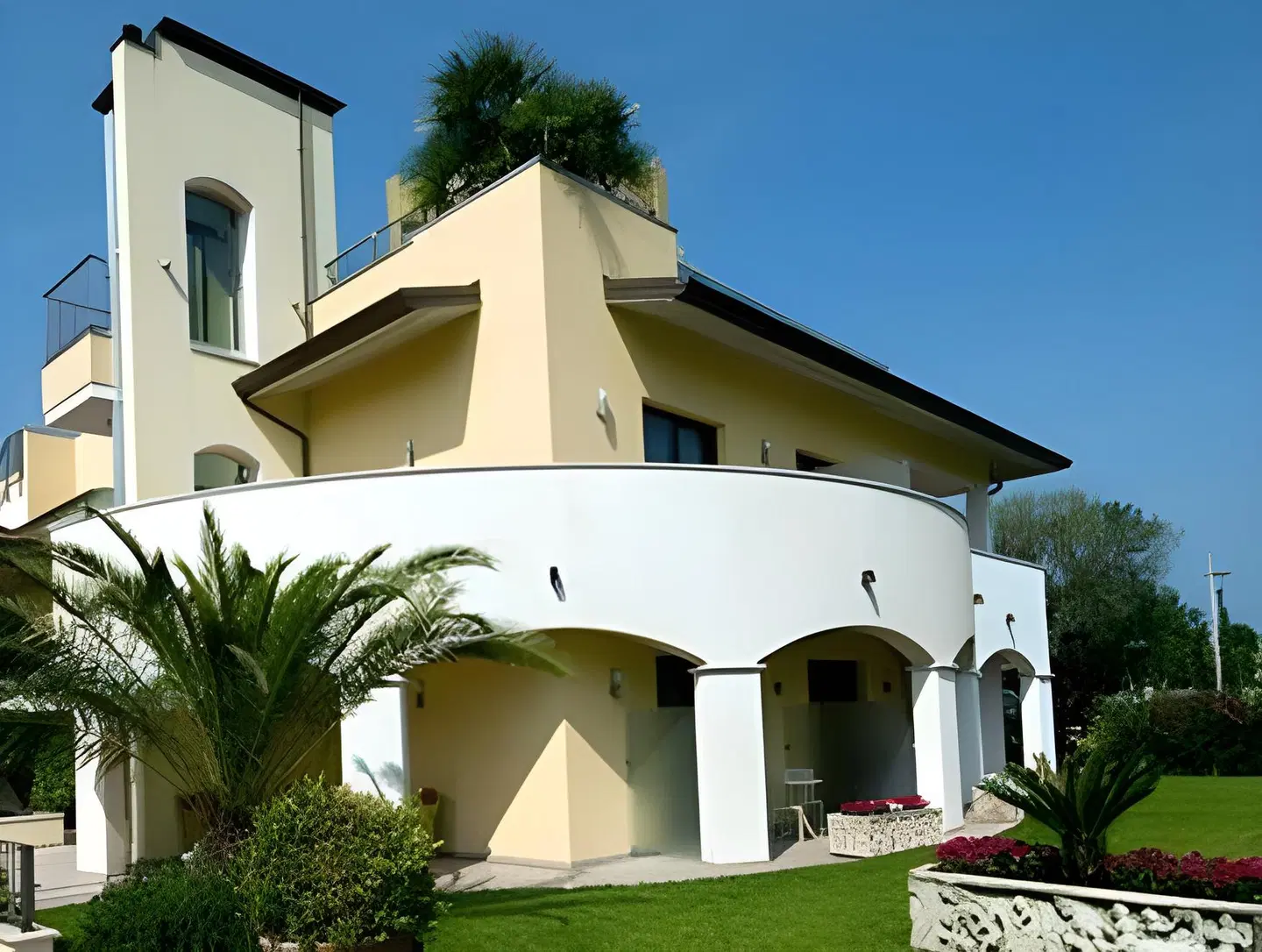 Hotel Arena EXTERIOR