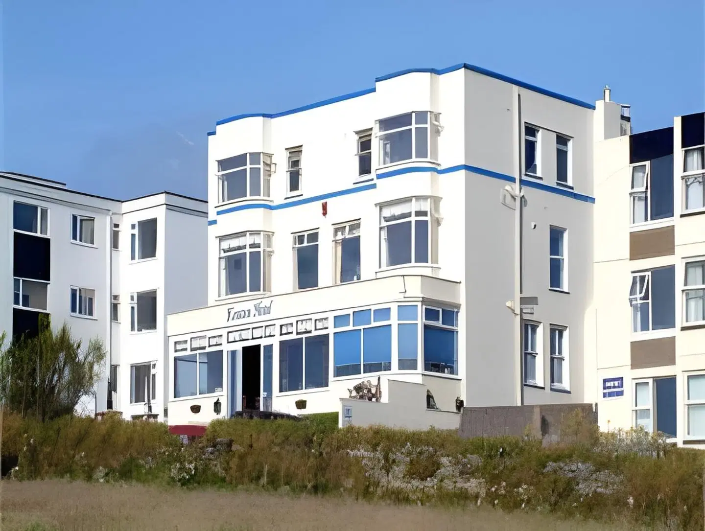Kenton Hotel EXTERIOR