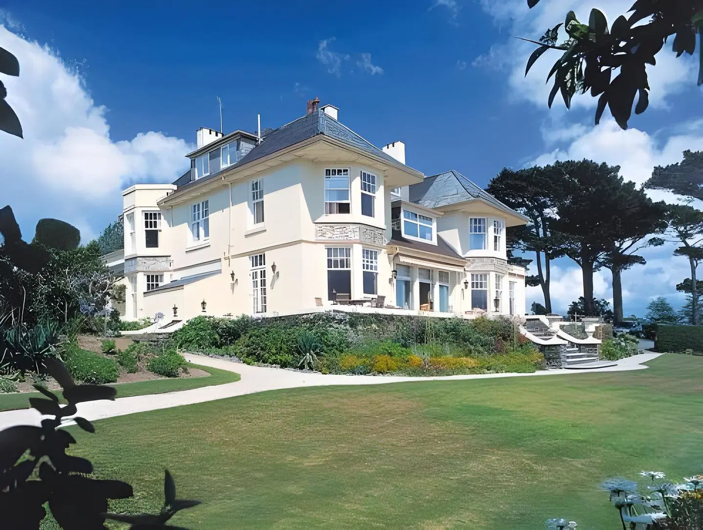Porth Avallen EXTERIOR