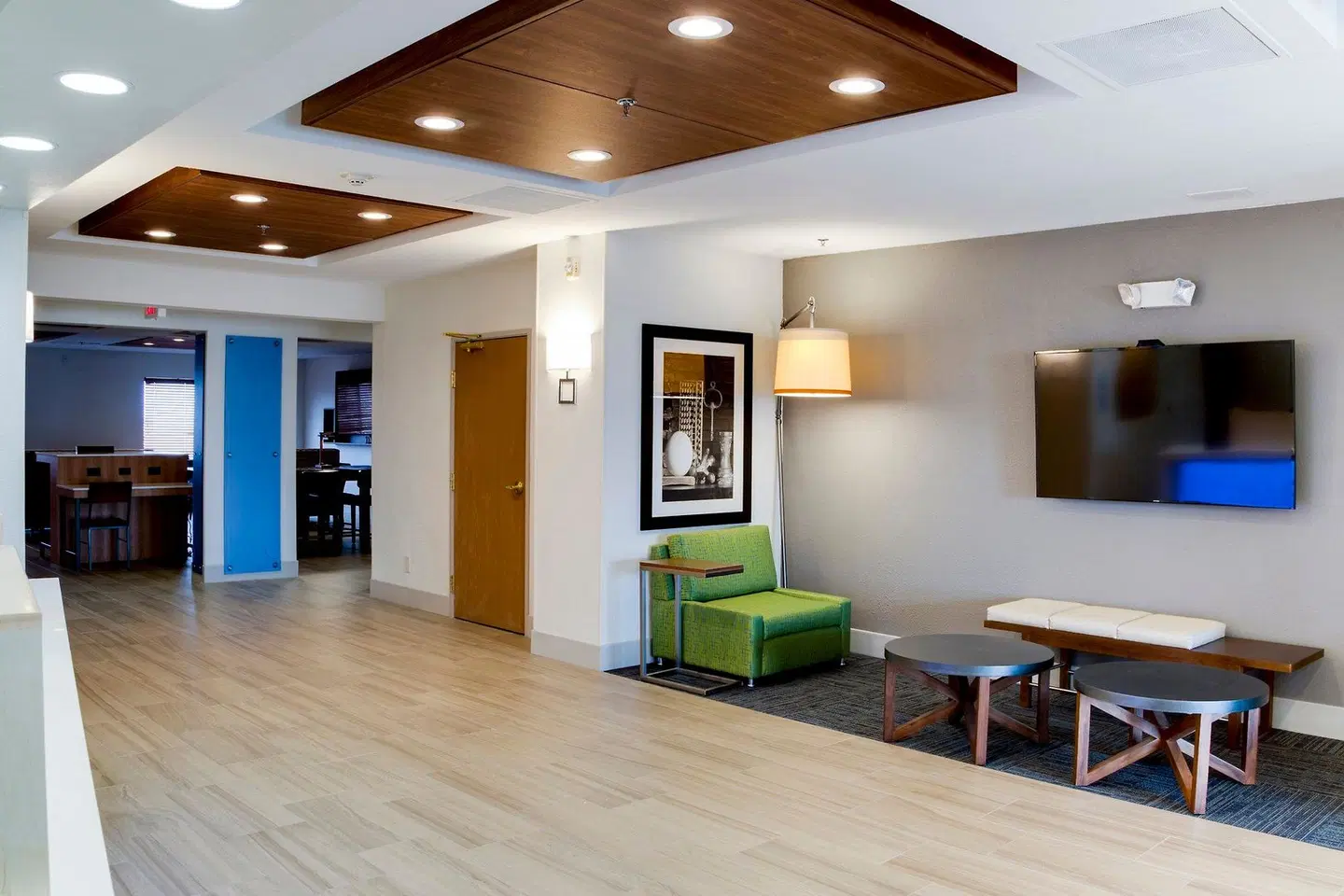Holiday Inn Express & Suites Jacksonville by IHG LOUNGE_LOBBY