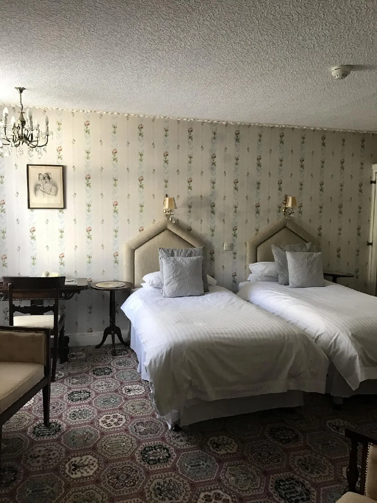 The Royal Glen Hotel ROOM_EXAMPLE