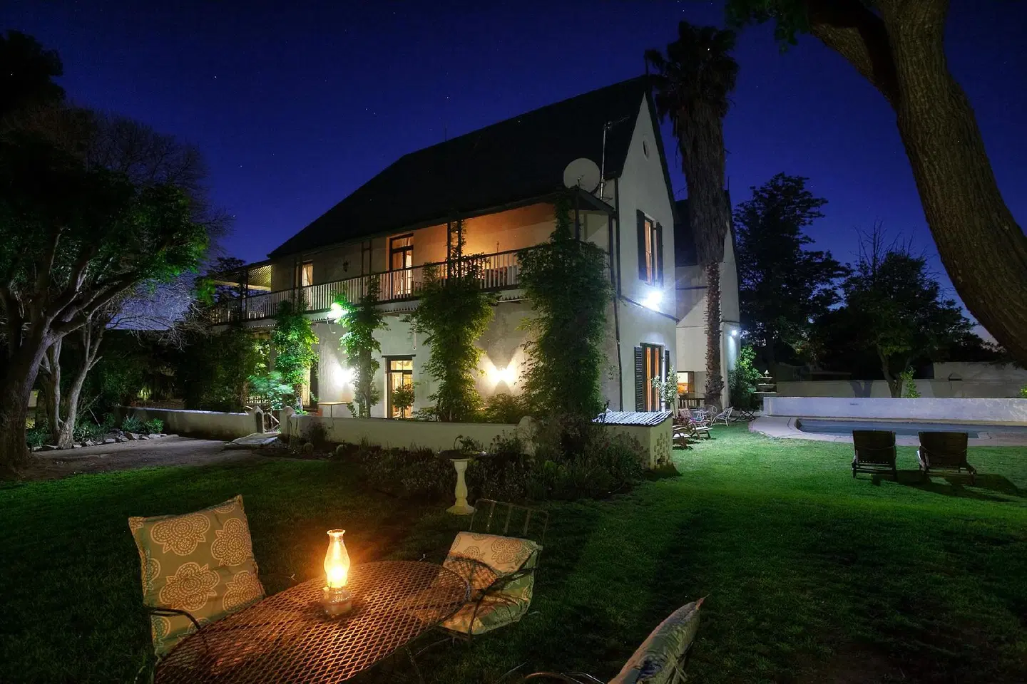 The Willow Historical Guest House EXTERIOR