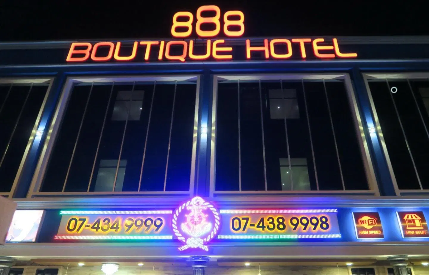 888 Boutique Hotel EXTERIOR