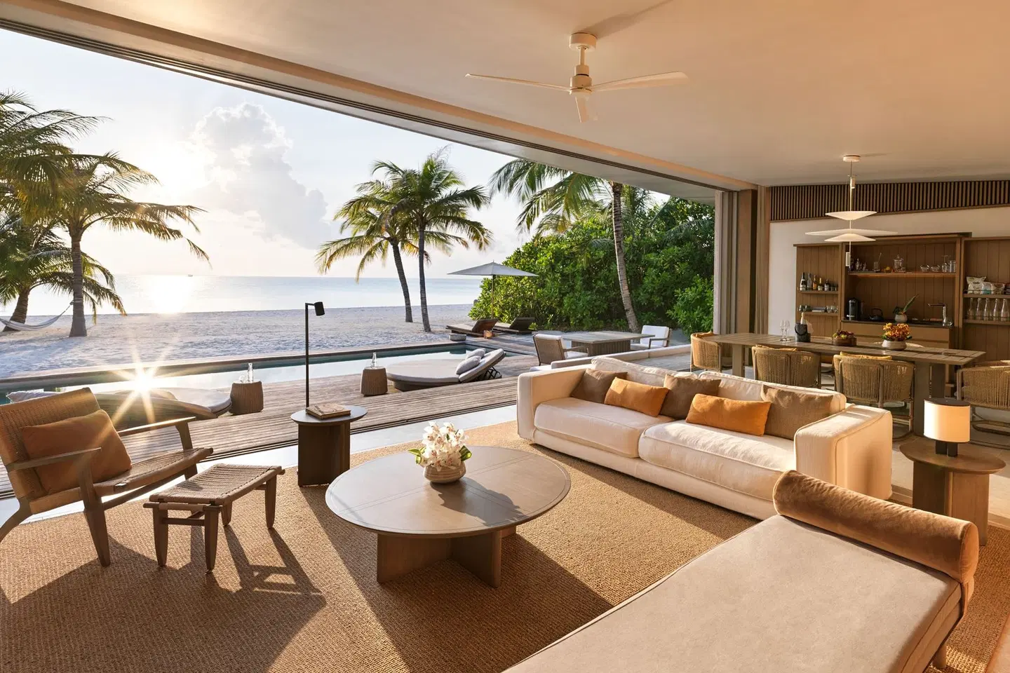 The Ritz-Carlton Maldives, Fari Islands BAR