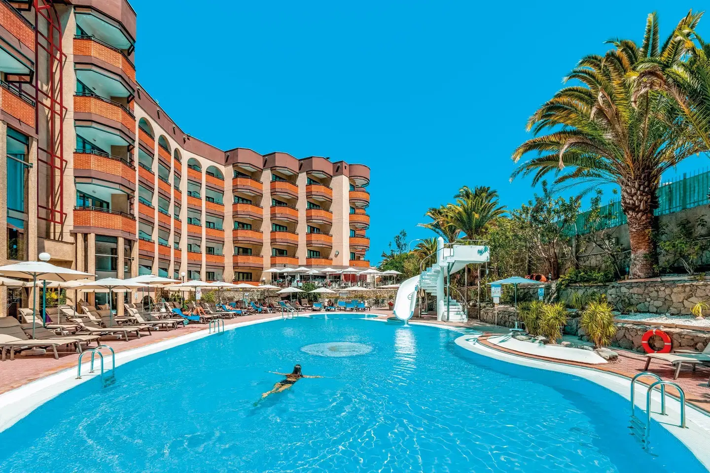 MUR Hotel Neptuno OUTDOOR_POOL