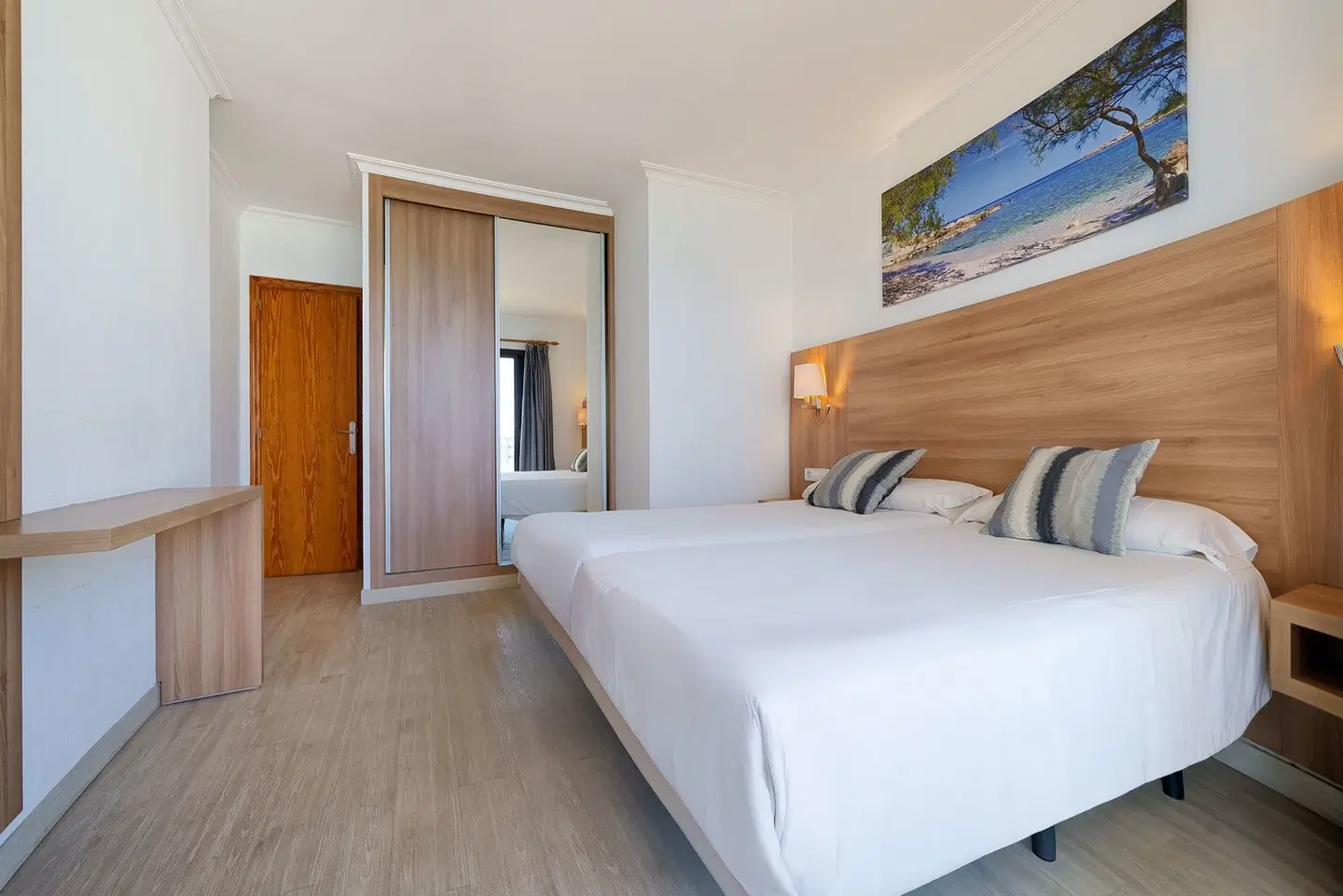 R2 Cala Millor Beach Appartements ROOM_EXAMPLE