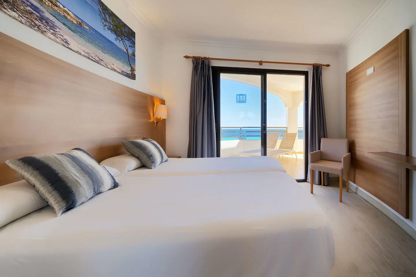 R2 Cala Millor Beach Appartements ROOM_EXAMPLE