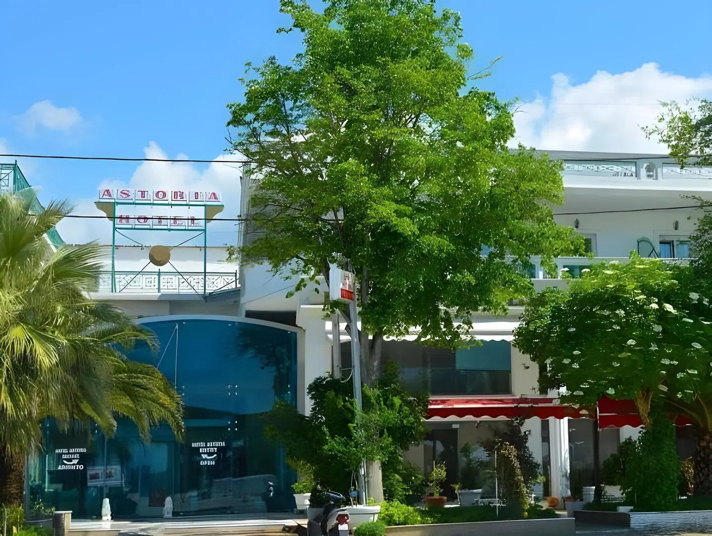 Astoria EXTERIOR