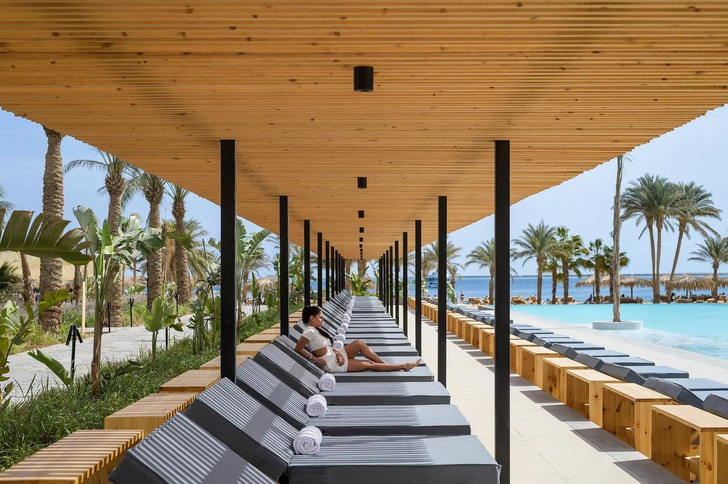 Serry Beach Resort OUTDOOR_POOL