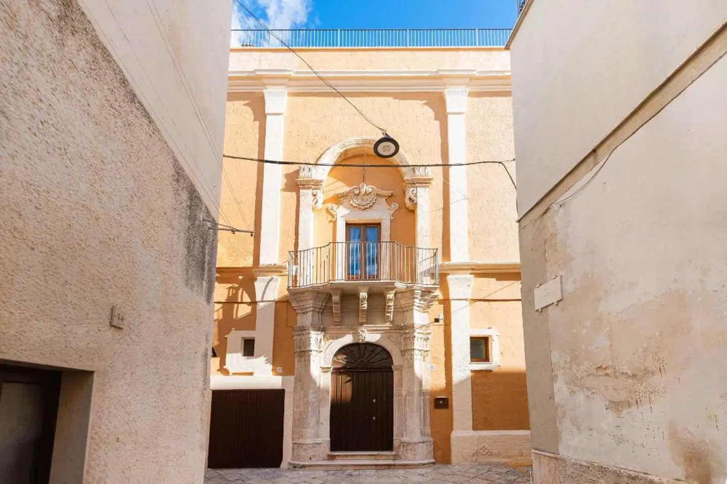 Palazzo de Luca EXTERIOR