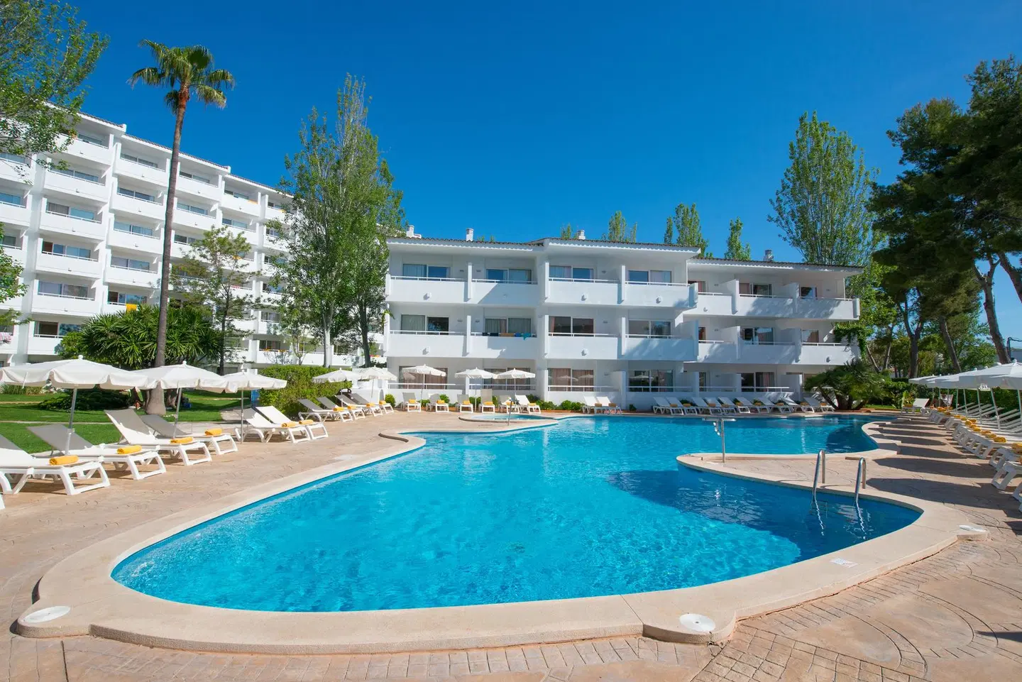 Iberostar Waves Ciudad Blanca OUTDOOR_POOL