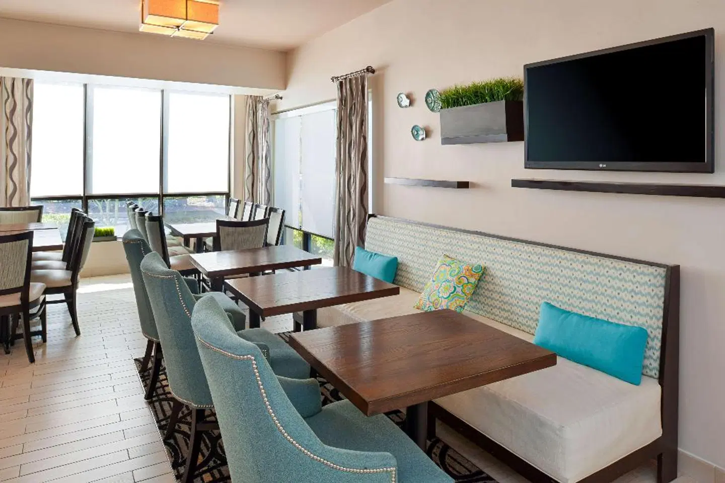 Hampton Inn Vero Beach ROOM_EXAMPLE