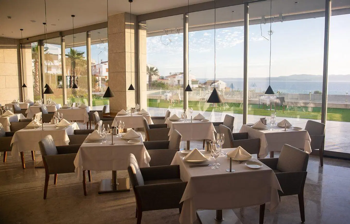 On'Live Deluxe Hotel RESTAURANT