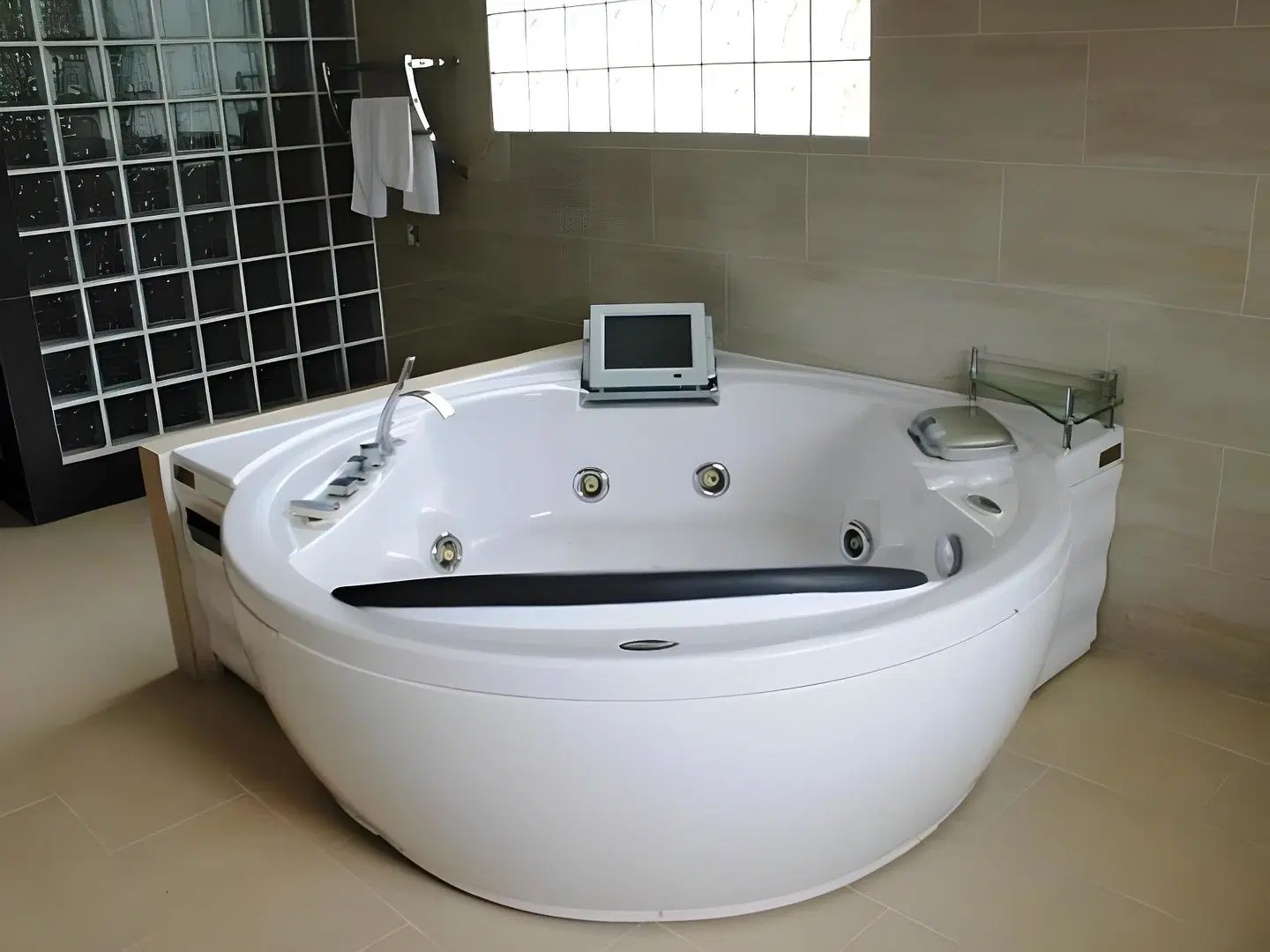 Le Bonheur Villa Badezimmer